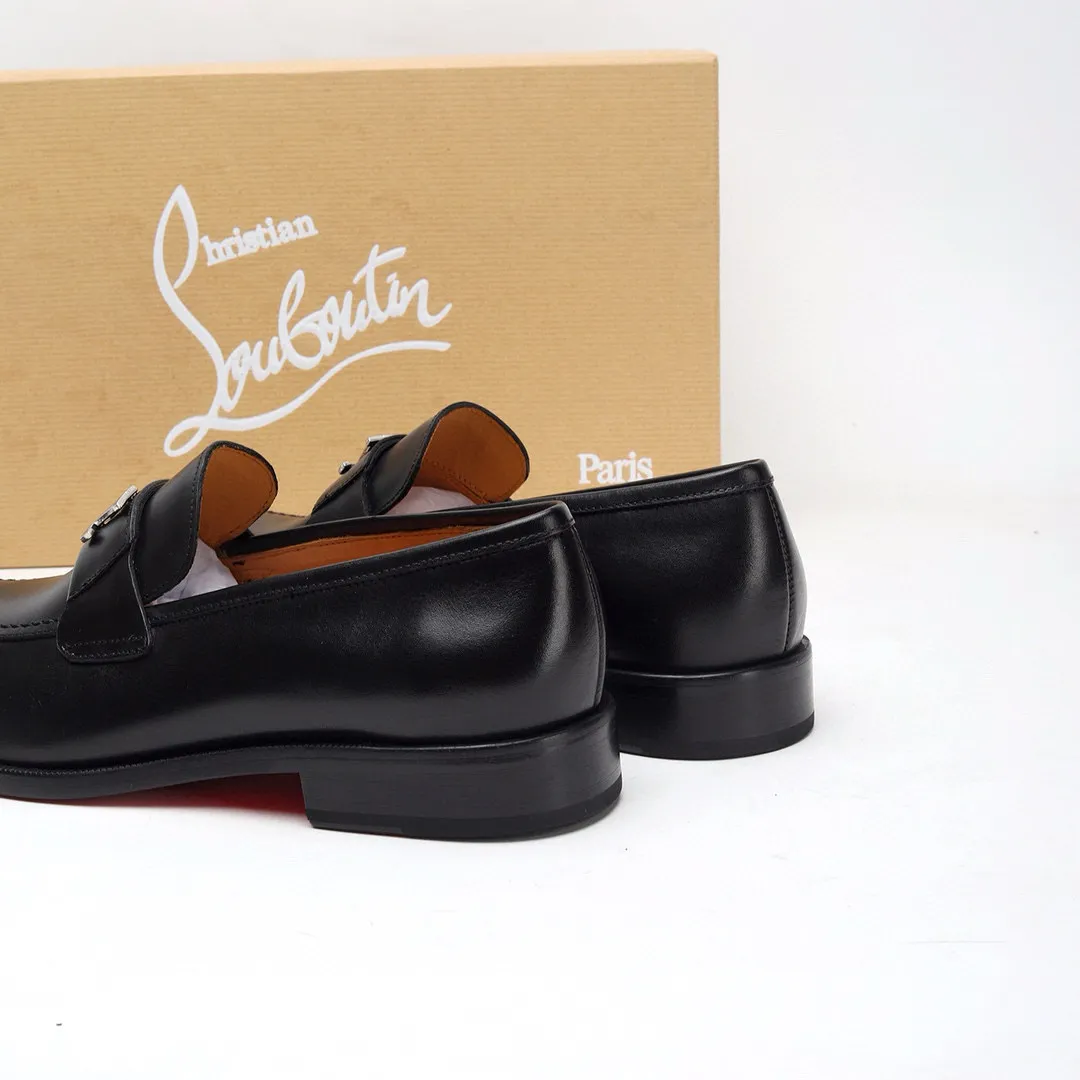 Batch 1,080 yuan 💰••New real shots••CL～High-end men’s 👔casual•loafers with red soles! ••🆑Genuine and top-quality goods from original orders ••✅💯 Purchase goods from top-quality original orders! Original imported patterned cowhide ➕Imported cowhide lining ➕Cowhide feet ➕Original leather outsole~🉑️Feel free to compare the authentic ones! Size: 38-44 (45.46.47 can be customized)